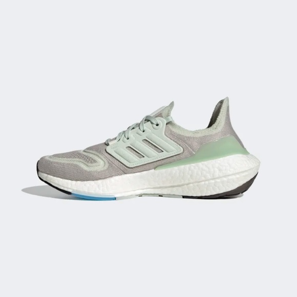 [NEW] Women's adidas UltraBoost 22 Running Shoes Gray Size 7.5 GY7285 - Picture 6 of 8